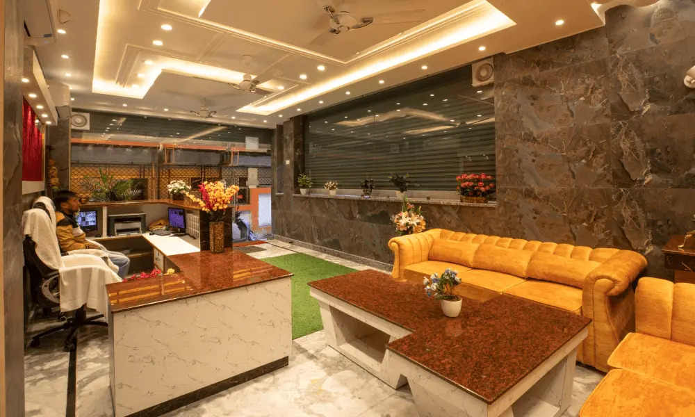 Hotel Gangotri Plaza