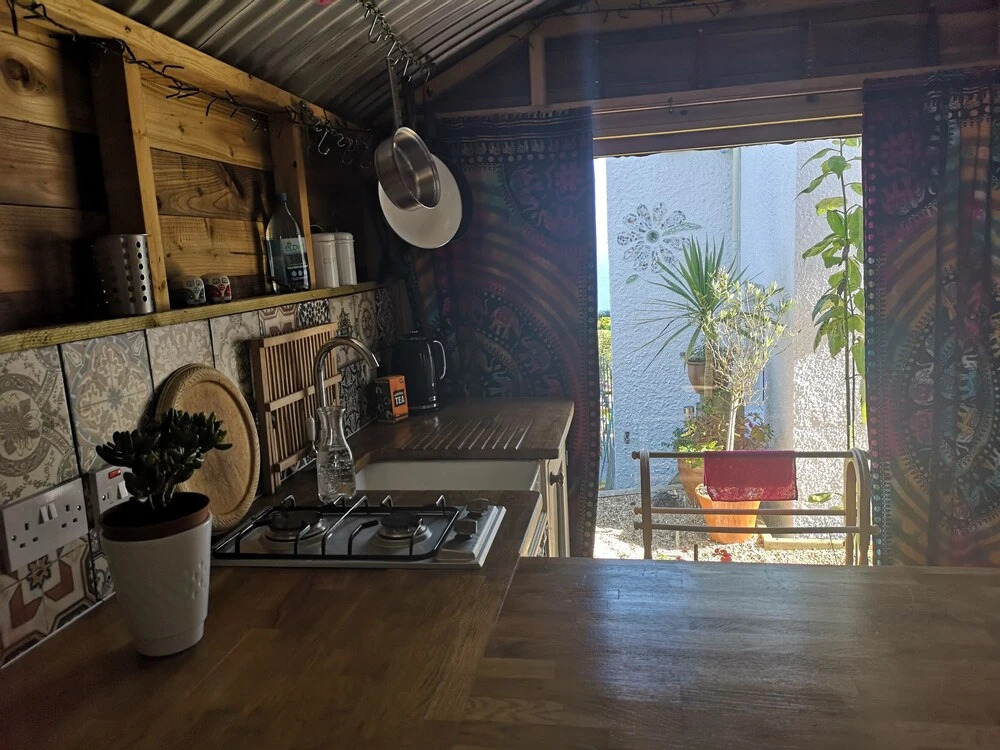 Cosy Cabin With Wood Burner Near Beach