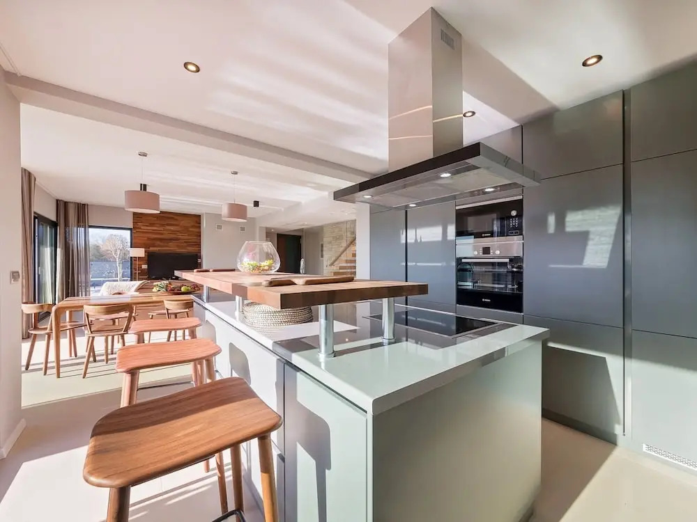 Luxurious Villa in Porec With Jacuzzi