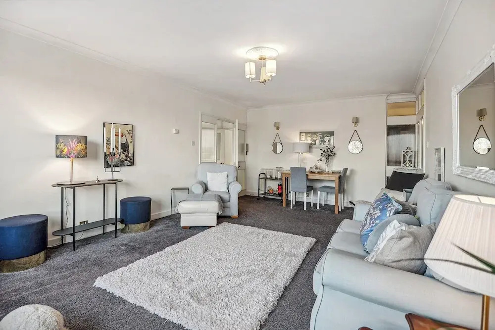 Spacious2br-balcony-parking-25mincentrallondon
