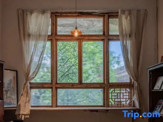 Jishan Bookstore·Tiantai River View Youth Hostel