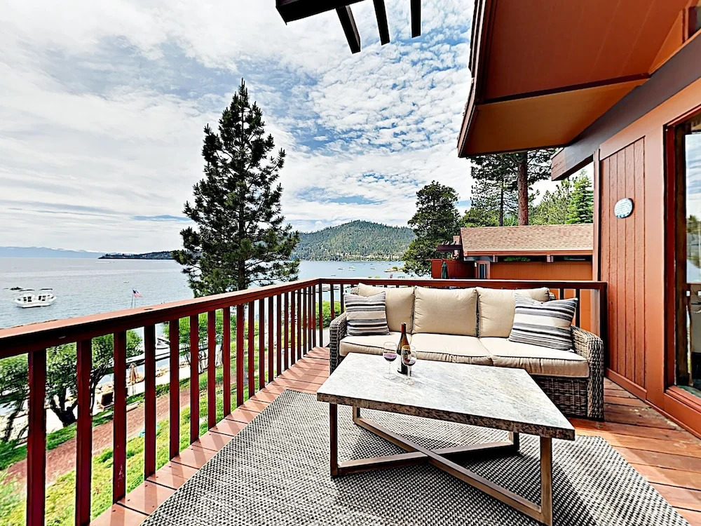 557 Lakeshore Blvd Townhouse Unit 120