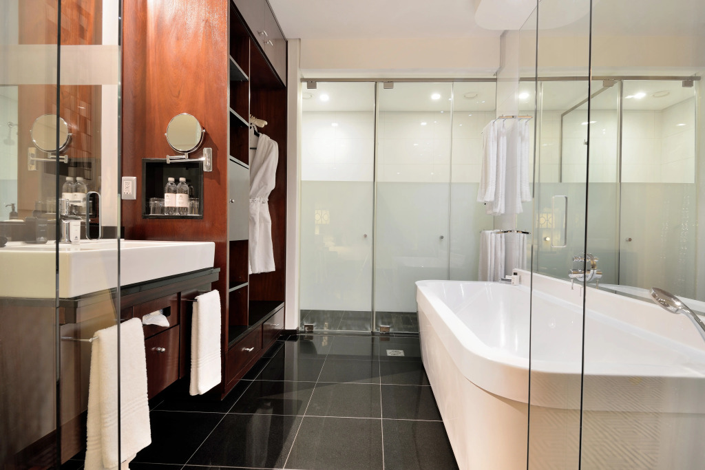 DAVINCI Hotel on Nelson Mandela Square
