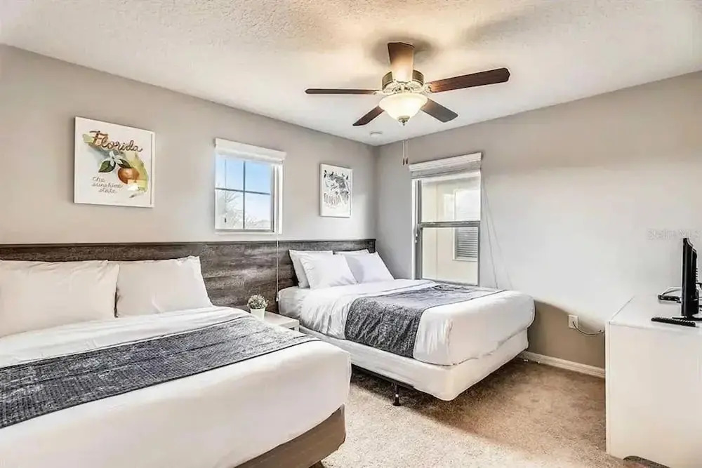 Gorgeous 5Bd w Private Pool Windsor Westside 8893