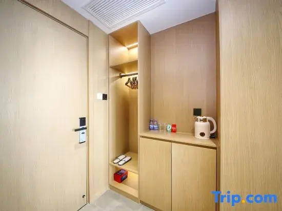 Wutong light luxury hotel (Yueyang high-speed rail station)