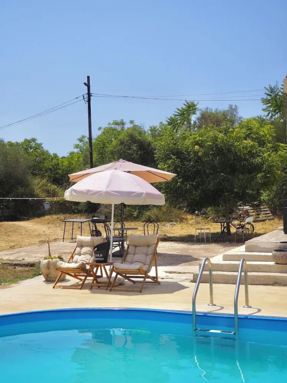 Villa Paraiso with Pool