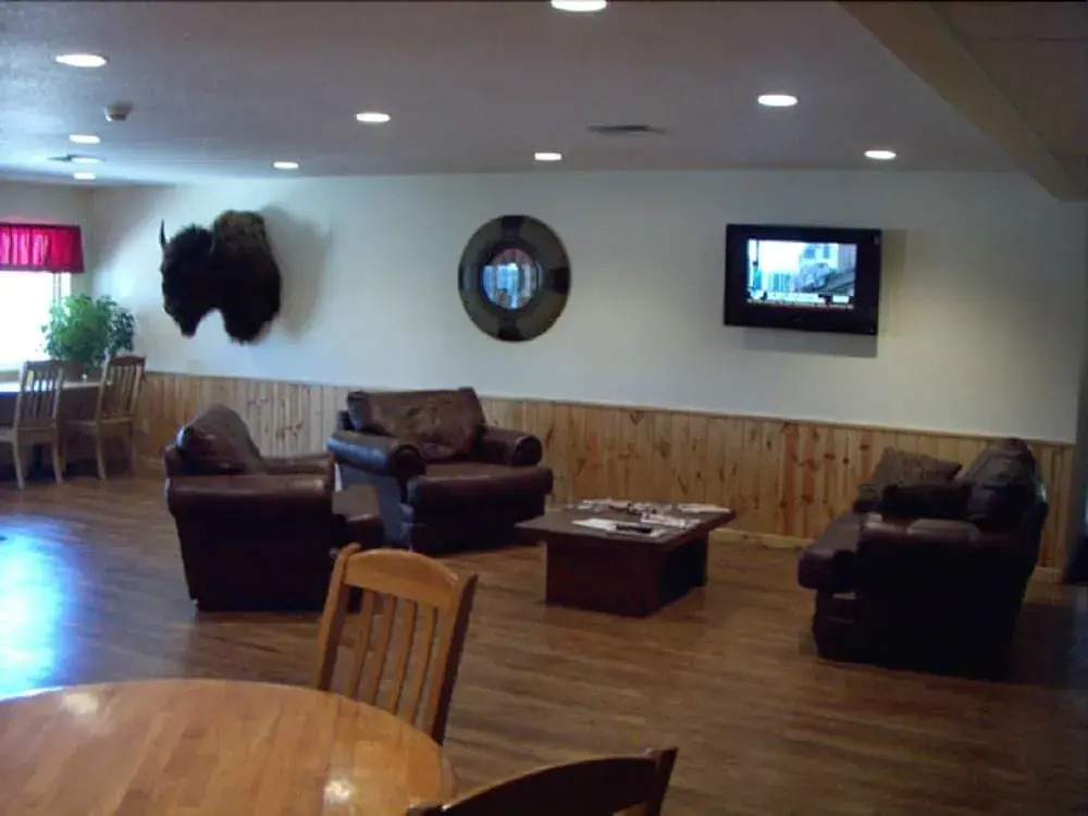 North Shore Inn & Suites