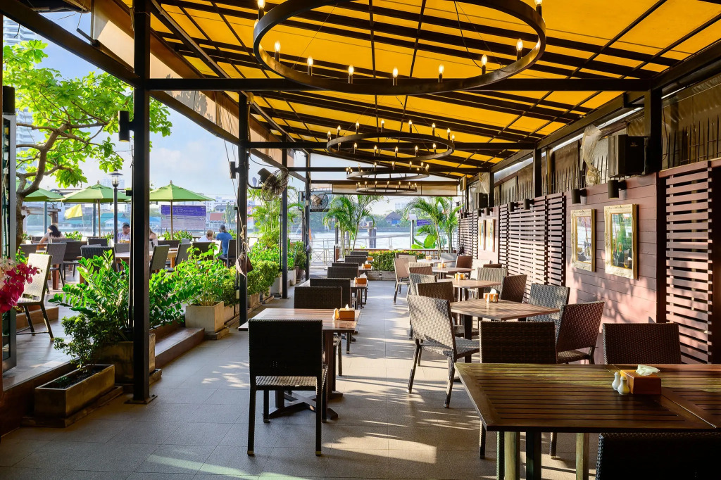 The StandardX, Bangkok Phra Arthit