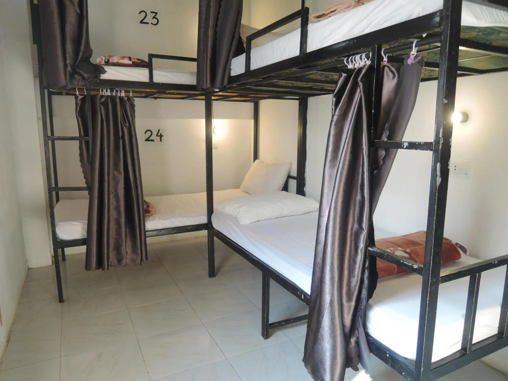 Vangvieng Rock Backpacker Rooftop Hostel