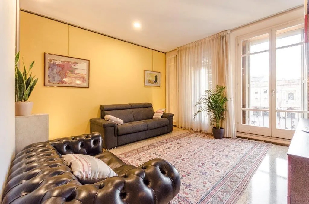 Chic House