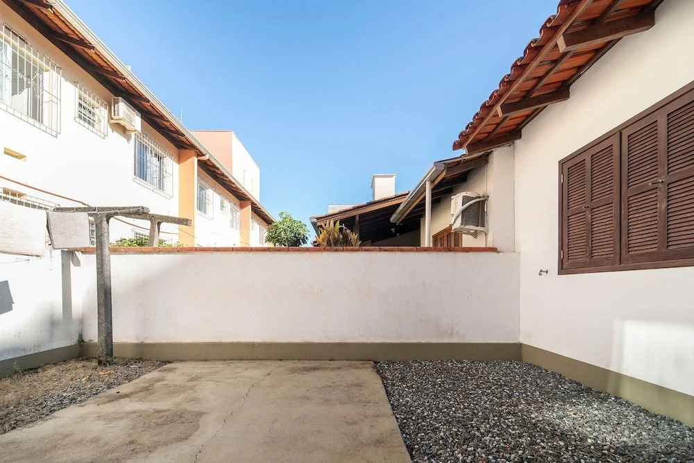 914 - Casa 3 dormitórios para 8 pessoas
