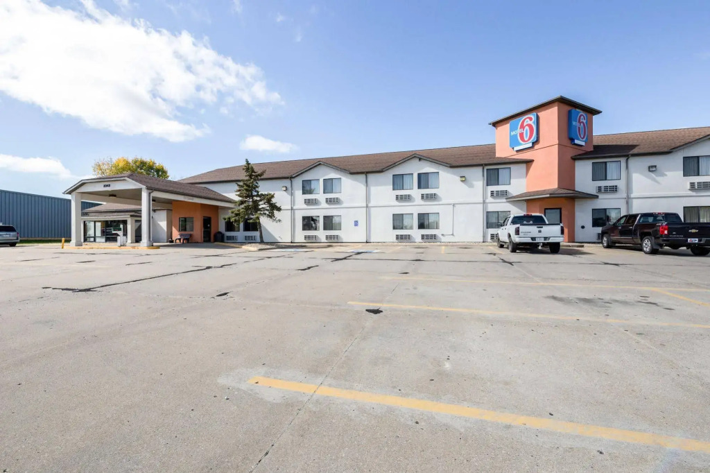 Motel 6-Waterloo, IA