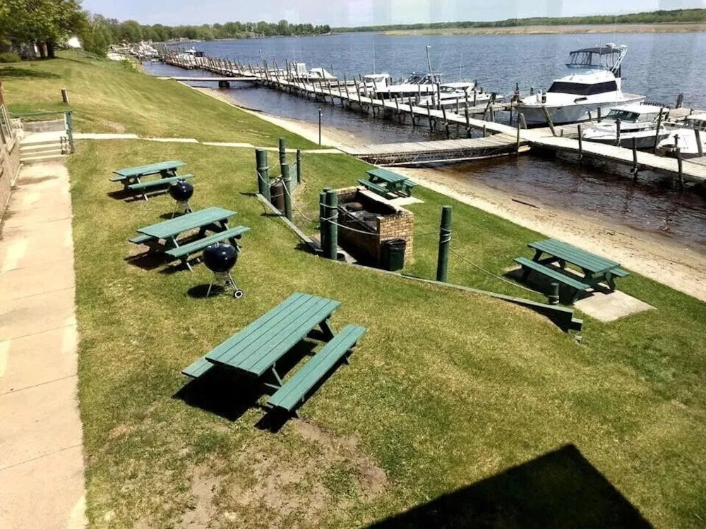 Sportsman's Lodge