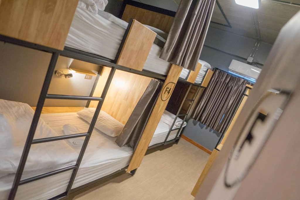 Ray Coffee Bar & Hostel - Adults Only