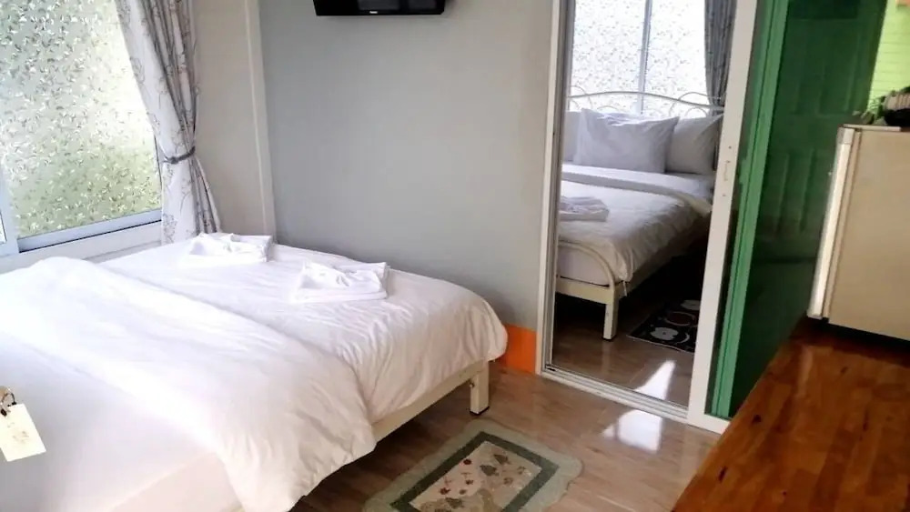Rim Nam Lomyen Resort