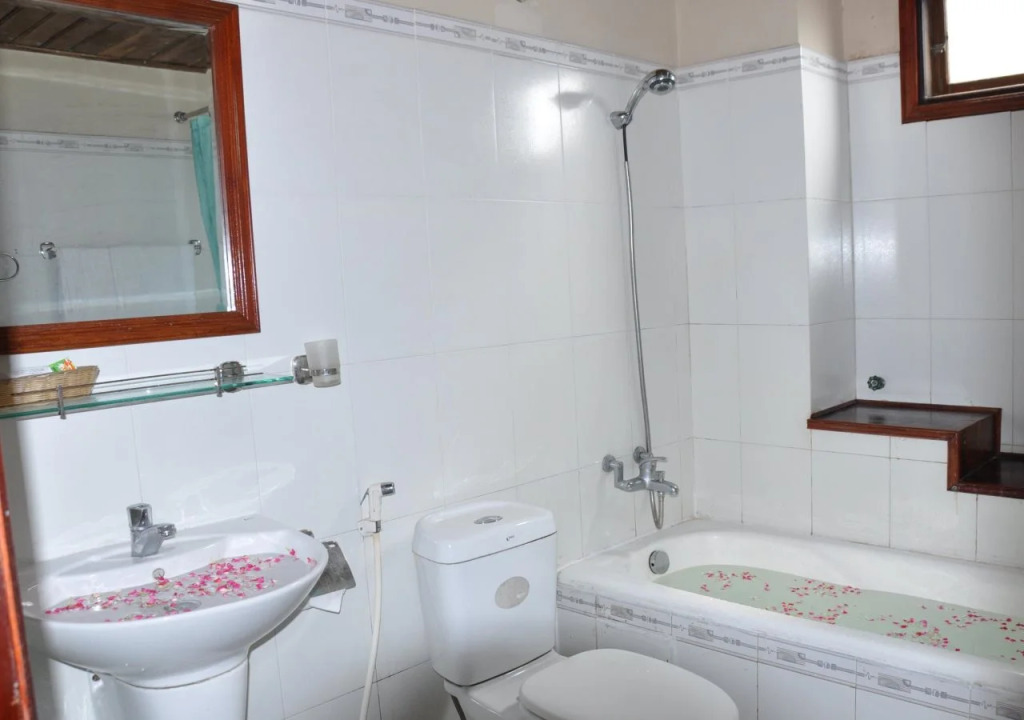 Champa Lang Co Hotel