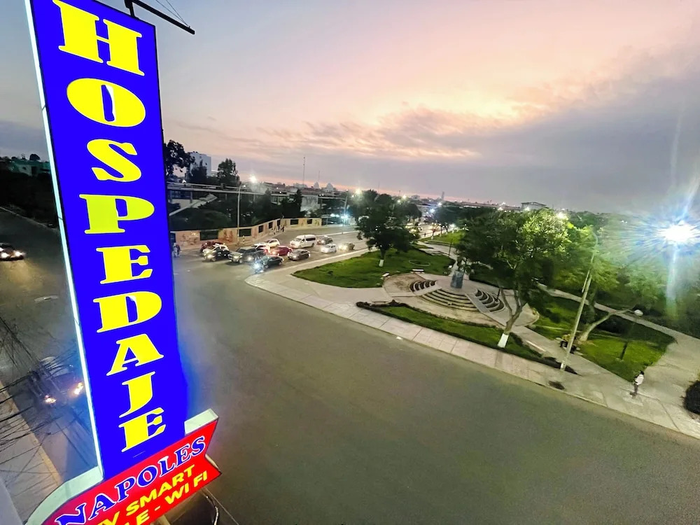 Hospedaje Napoles Trujillo
