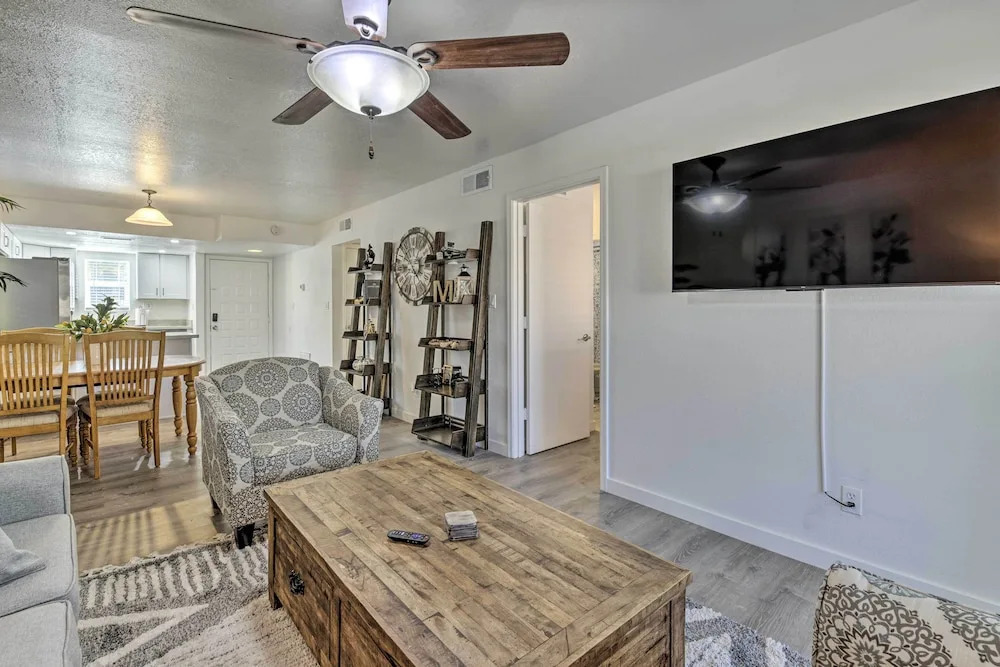 Downtown Gilbert Condo w/ Screened Porch!