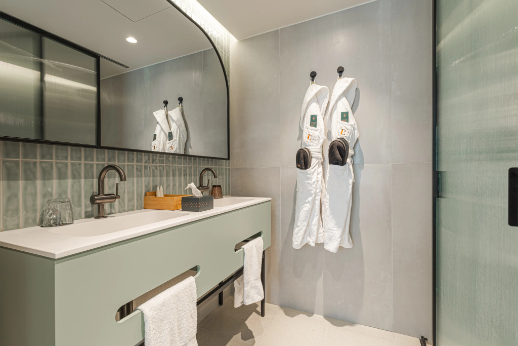 LUSTER Hotel