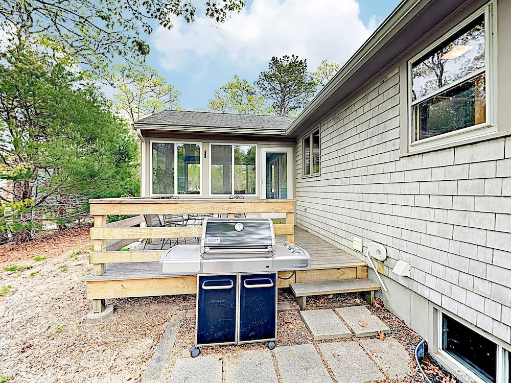 New Listing! Spacious On Hinkleys Pond 3 Bedroom Home
