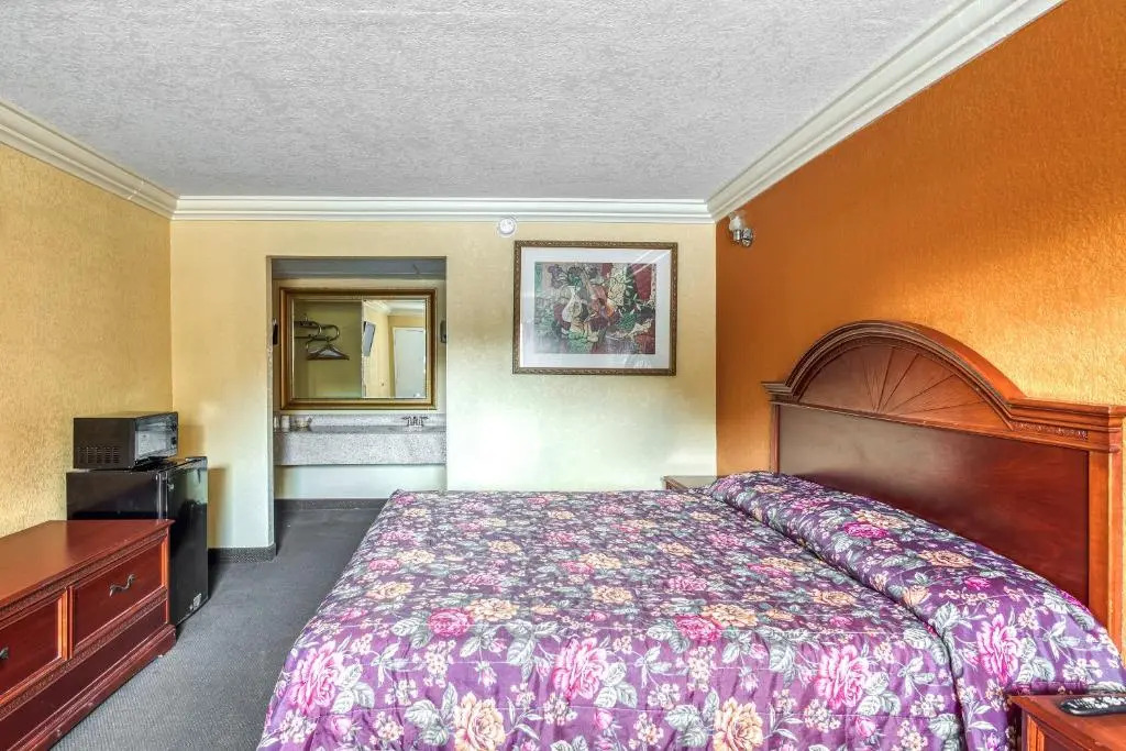 Budget Inn and Suites