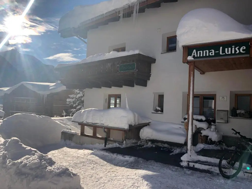 Apartments SARLO