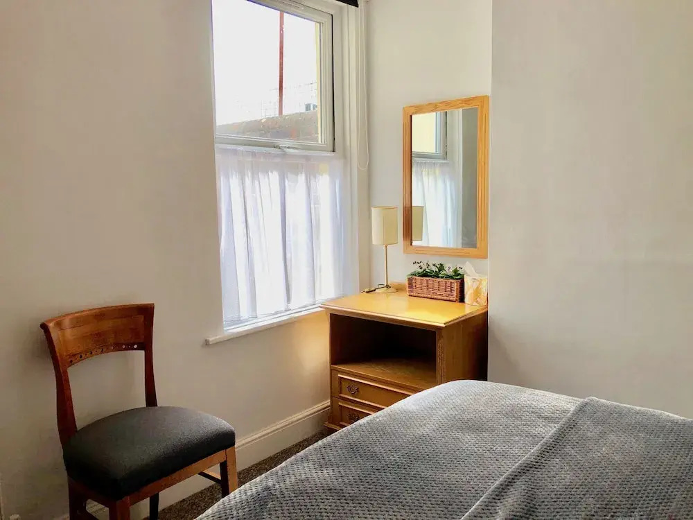 Purple Cloud Cosy 4 bed Cottage with Garden Parking Pet-Friendly