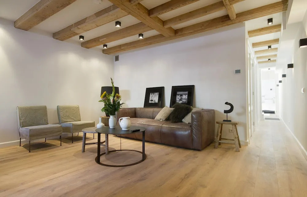 Modern & Luxurious 2 Bedroom Apartment
