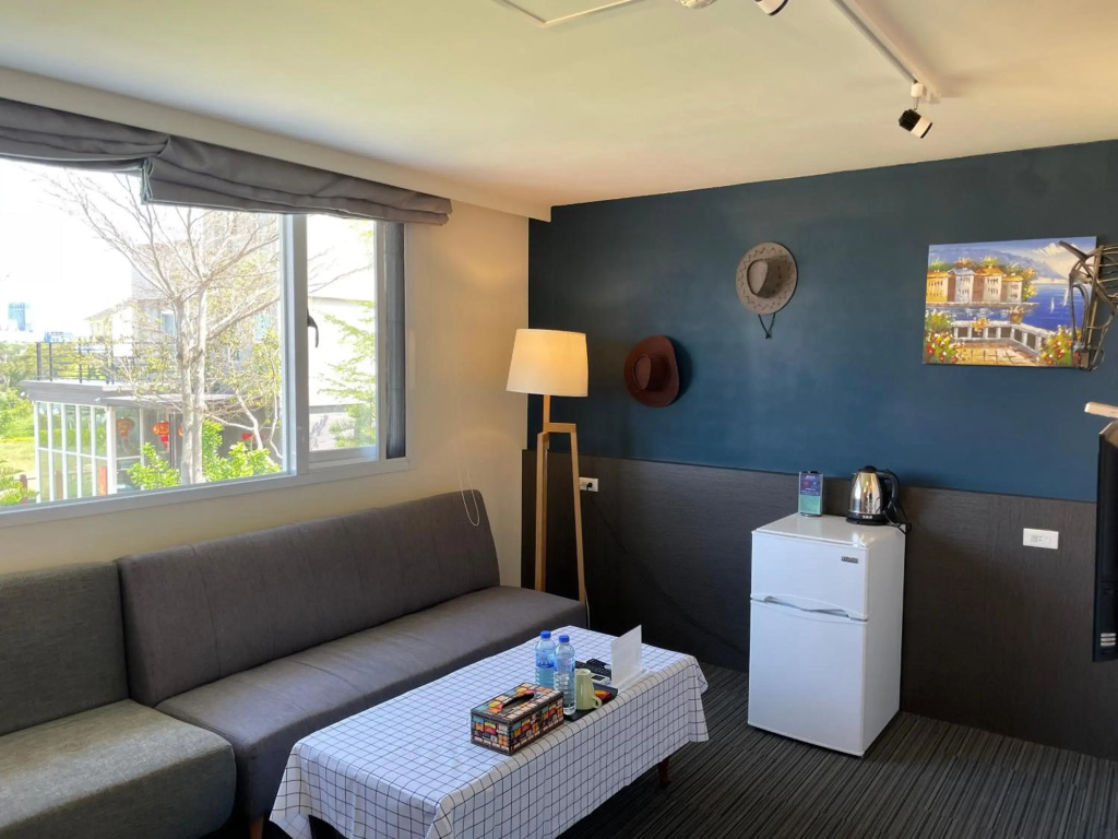 Breeze and Waves Hostel