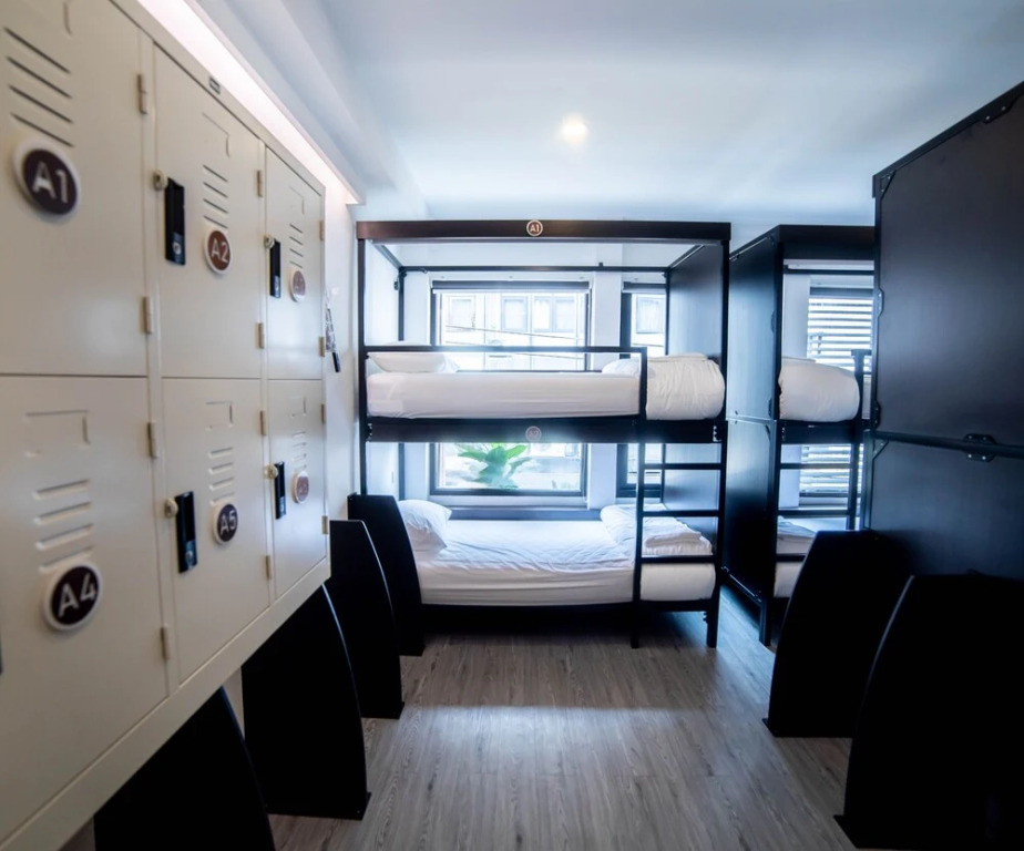 A.D.B. 08 Express - Hostel