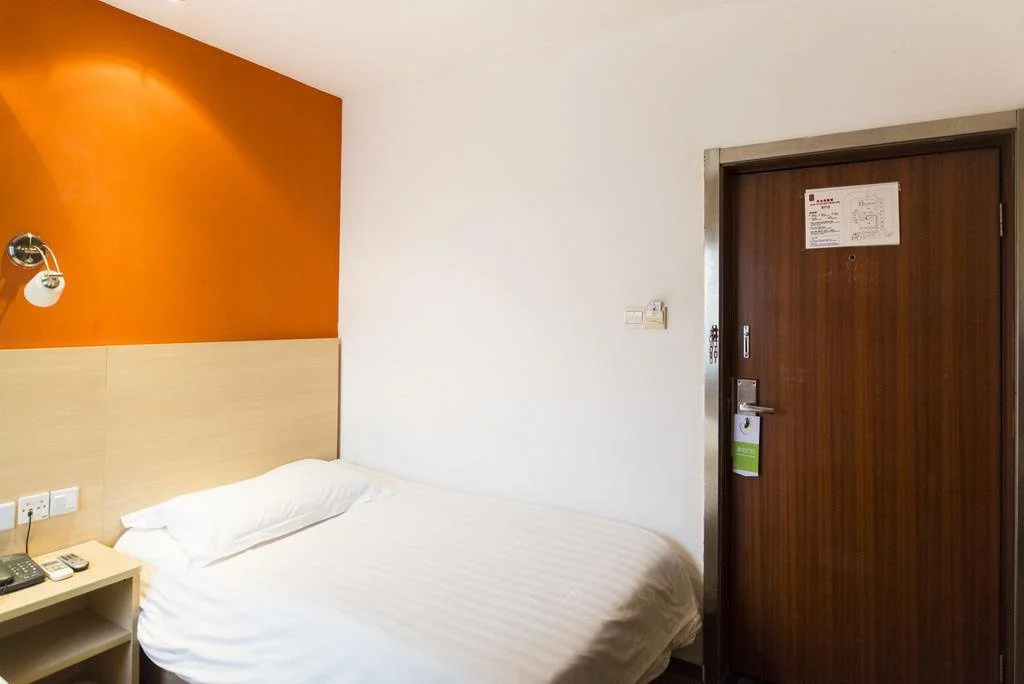 Qingdao Huazilin Motai Hotel