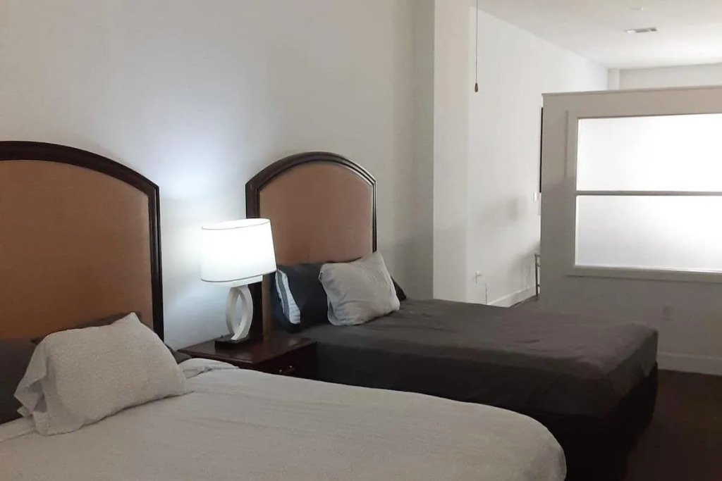 Great Value 1 Bedroom Apartment! Fast Wifi!
