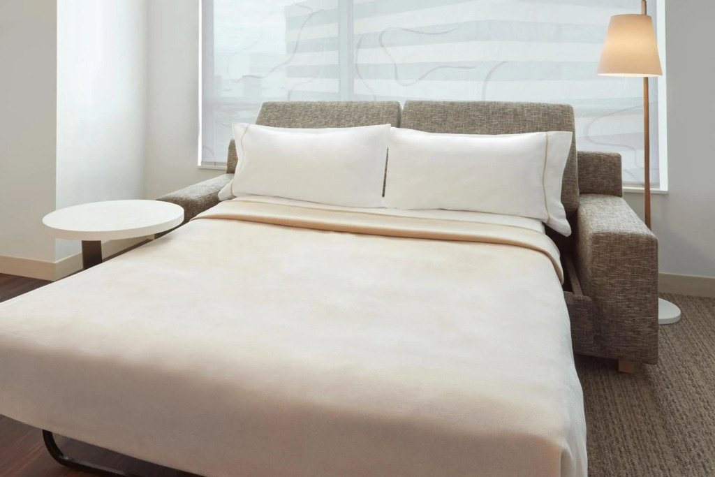 Econo Lodge Inn & Suites Toronto Airport