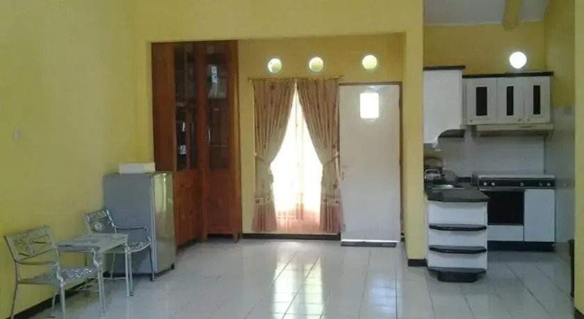 Rumah Aika Family Homestay Yogyakarta