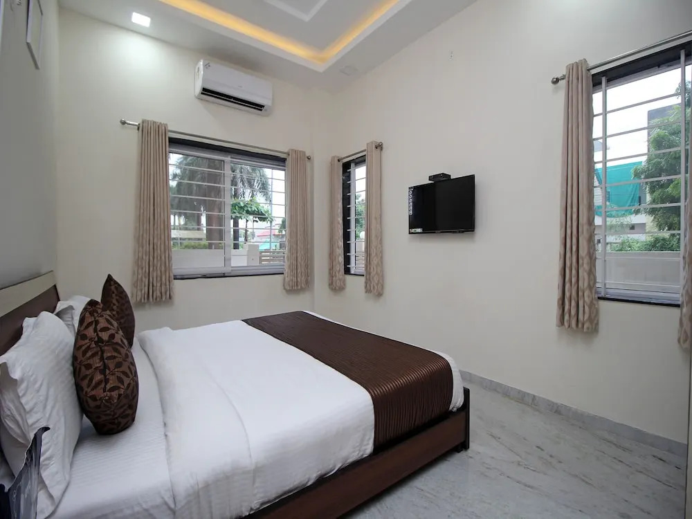 OYO 9888 Home Modern Stay near Celebration Mall