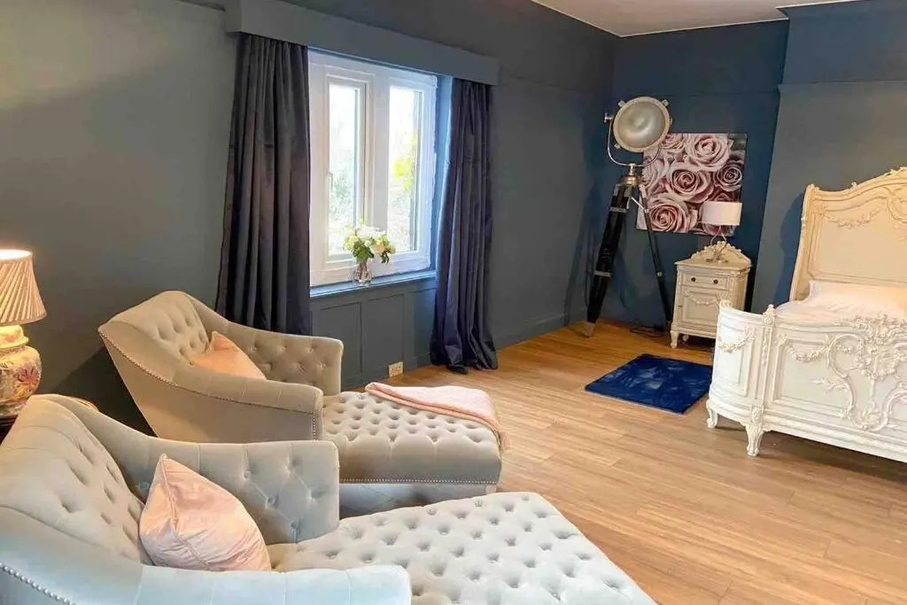 Stunning Property set in own private grounds