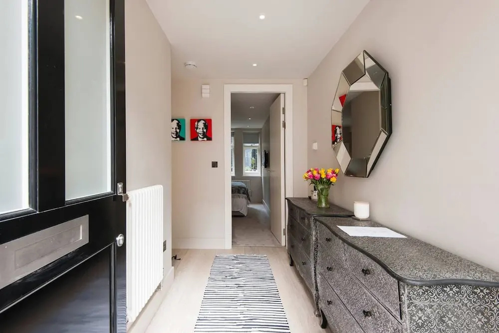 The Bohemian Rhapsody- Garden Apartment in Hampstead - by Out of Office Lifestyle