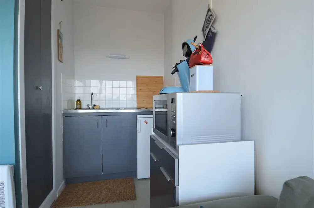 Charmant studio avec balcon à 20m de la mer