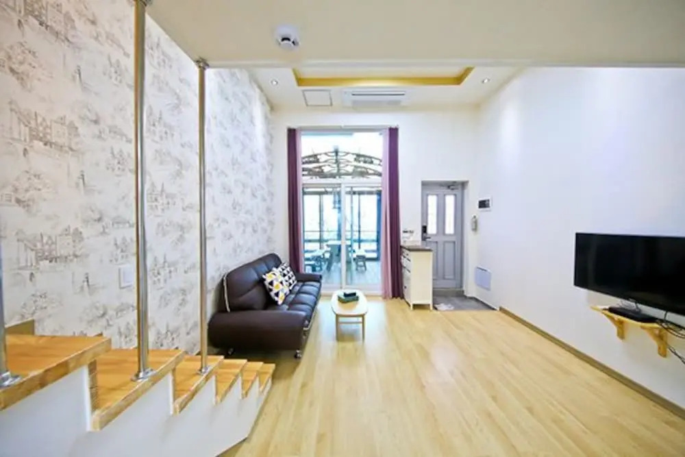 Daebudo Sun On Bee Pension