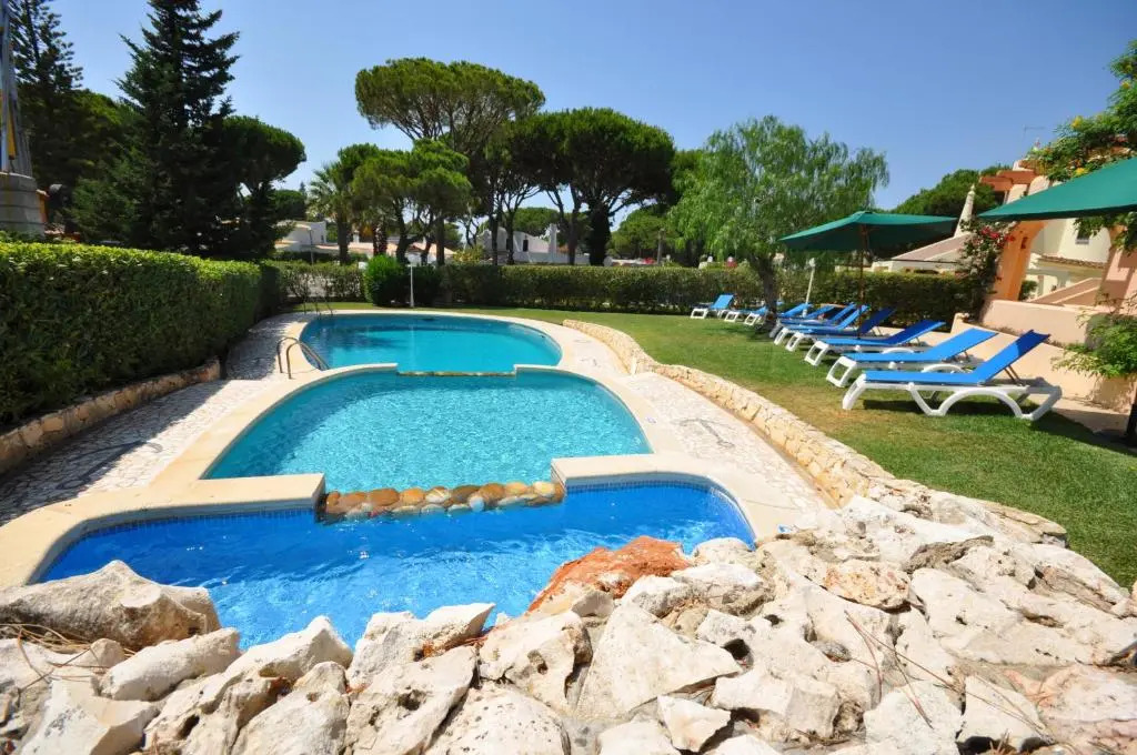 5 En-Suite Bedrooms, close to centre, free AC WiFi