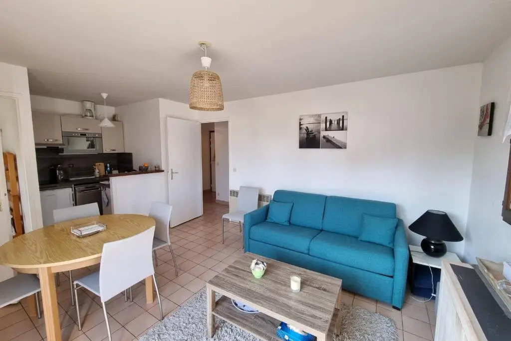 Nice 38 M2 Bright With Balcony Near The Sea
