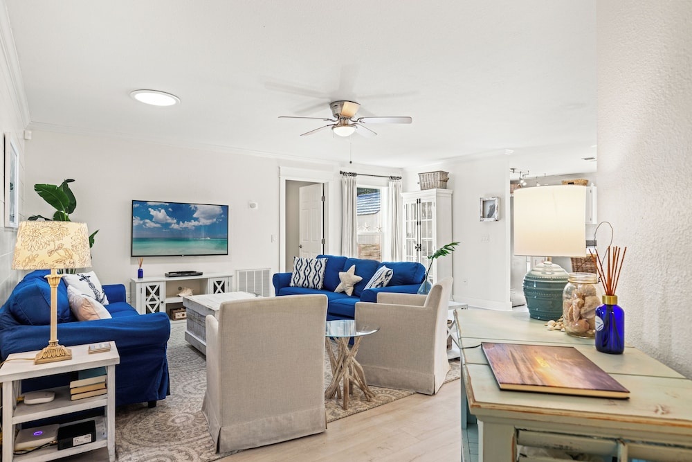 Laguna Breeze! Dog-friendly 4BR Beach Escape for 8 With Coastal Charm!