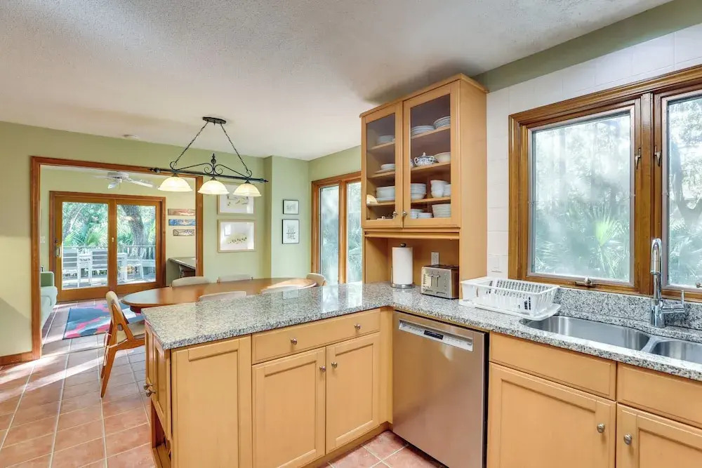 Spacious Kiawah Island Home w/ Deck, Walk to Beach