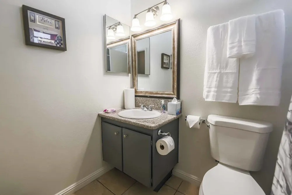 Vegas Delight | Lovely 4Bd w/ Sparkling Pool!