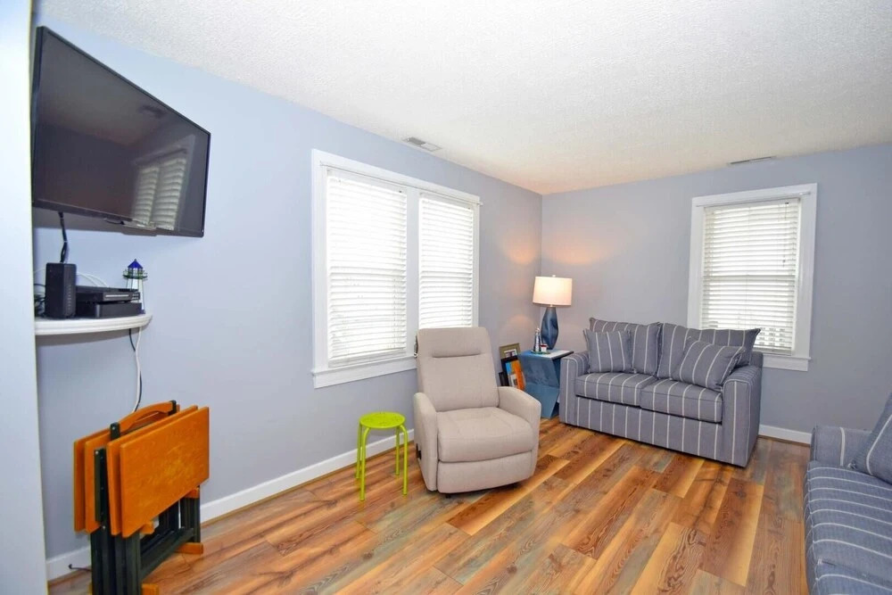 Four Winds 4 2 Bedroom Condo by RedAwning, Ocean City