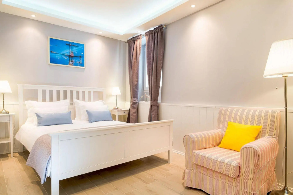 Serenity Split Apartments