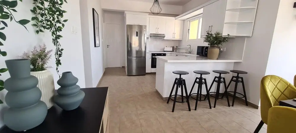 Phaedrus Living: Cityview Luxury Flat Walnut Grove 304