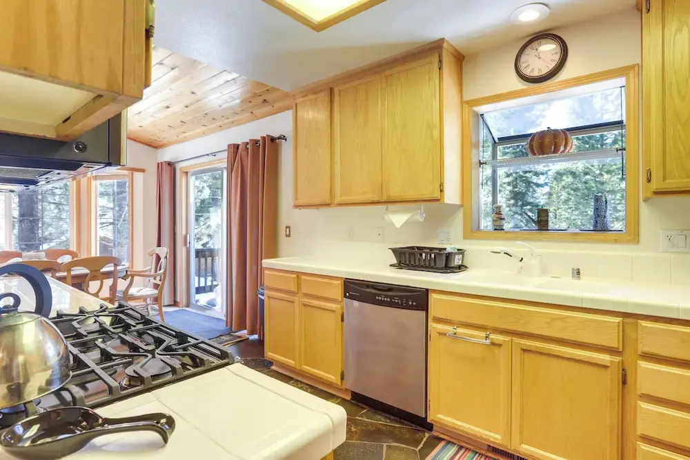 7 Mi to Northstar Resort: Tahoe Vista Family Cabin