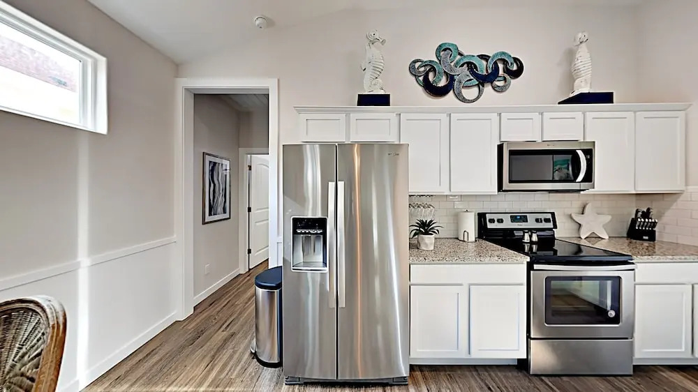 The Savvy Pelican 4 Bedrooms 3 Bathrooms Condo