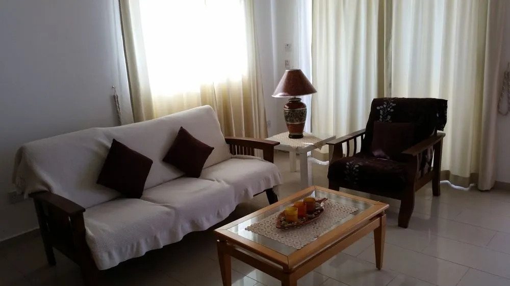 Pari Holiday Studio